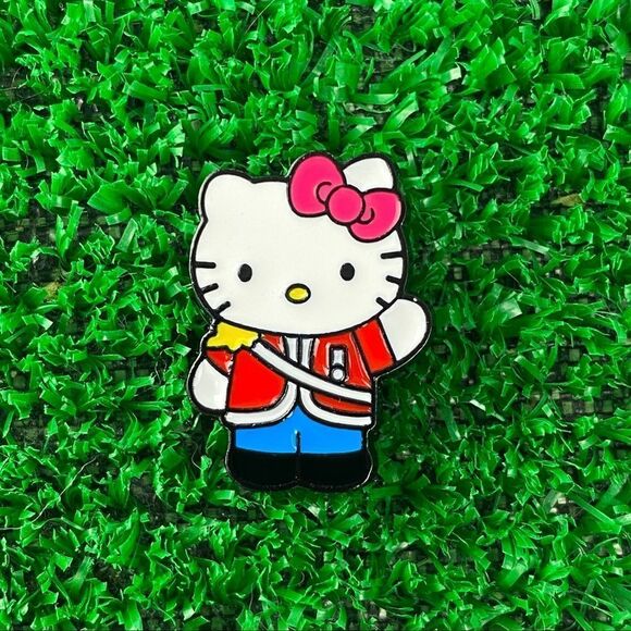 Royal Hello Kitty Enamel Pin/ Brooch Lapel - Picture 6 of 6